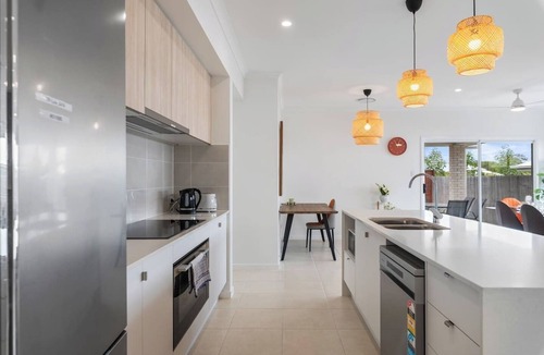 Park Ridge House | Spacious 5BR Family Home in Peaceful Park Ridge