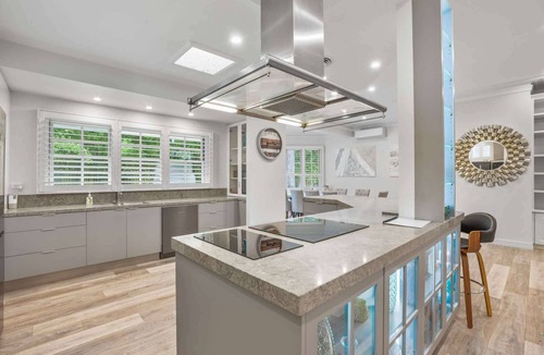 Chapel Hill House | Spacious 7-Bed Family Home in Chapel Hill