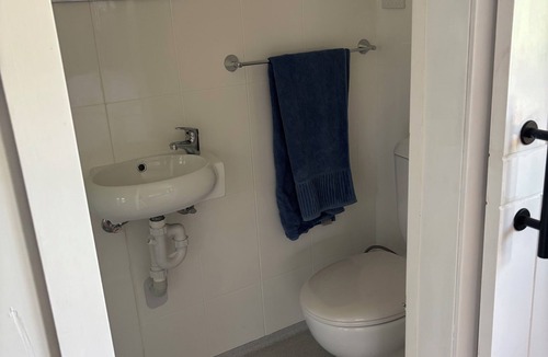Fawkner Apartment | Spacious dog friendly studio guesthouse