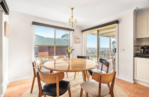 Lilydale House | Spacious Family Home with Lake & Mountain Views, the Lilydale Retreat