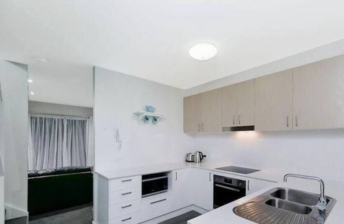 Narrabundah Apartment | Spacious Family Townhouse near Kingston & Manuka