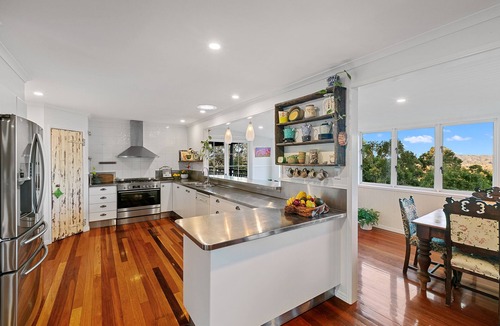 Hunchy House | Spacious Hinterland Family Escape near Montville