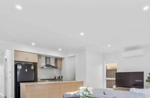 Officer House | Spacious Modern Retreat in Officer | Perfect for Families