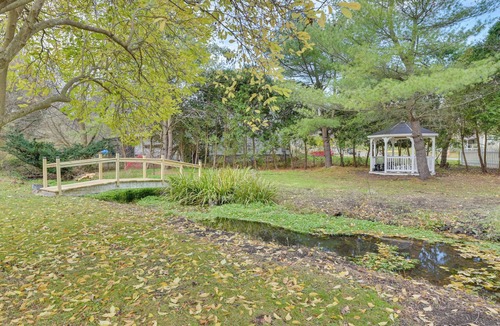 Naples Cottage | Spacious Naples Vacation Rental w/Private Hot Tub