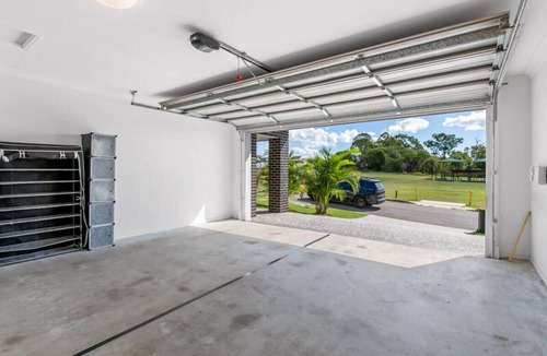 Heathwood House | Spacious Newly Furnished 4BD Family Retreat