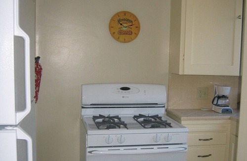 Pasadena Apartment | Spacious One Bedroom Apartment- Alternative to Corporate Housing