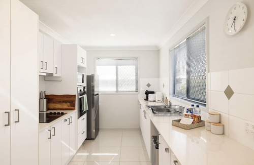 Rocklea Apartment | Spacious Rocklea 3BR | Family | Near Shops | 119D3
