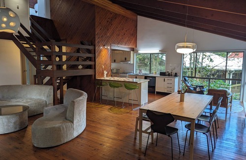 Mount Glorious House | Spacious Scandi-inspired luxury home amongst the trees - Mount Glorious summit!