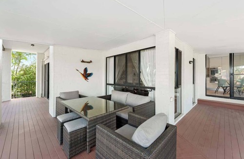 Mount Ommaney House | Spacious & Serene! 3Bed/2Bath/2+Cars ~ House