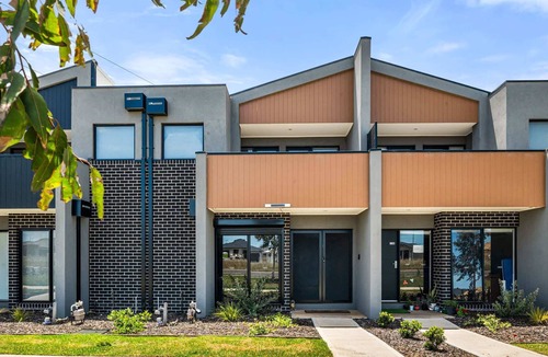 Tarneit House | Spacious Tarneit Home with Private Garden