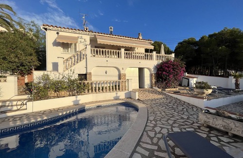 L'Escala Villa | Spacious villa, private pool, sea/mountain view, near beach, airco , free wifi