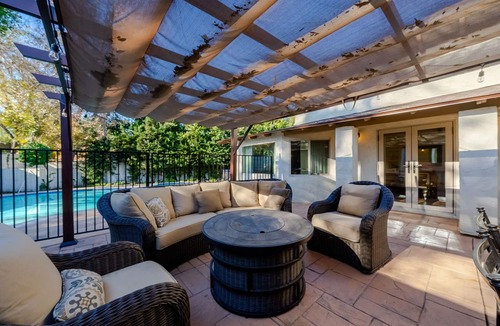 Toluca Lake House | Spanish Villa Heated Pool/Jacuzzi/Pingpong/Mini-golf