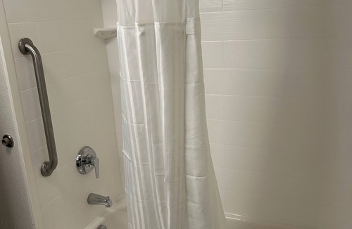 Dothan Hotel | Spark by Hilton Dothan