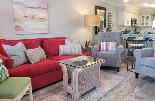 Orange Beach East Condo | Splash into summer at Jubilee Landing-boat friendly-pool-Orange Beach