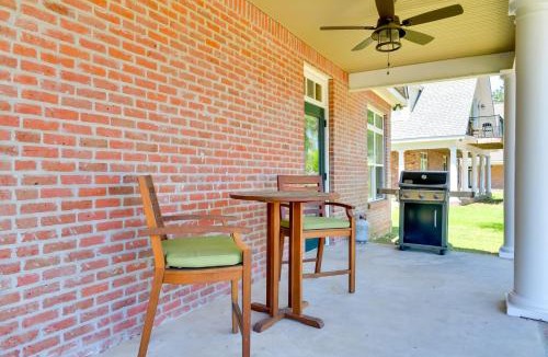 Springfield Apartment | Springfield Studio Rental with Golf Course View!