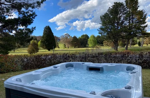Wentworth Falls House | Stableford House on the Golf Course