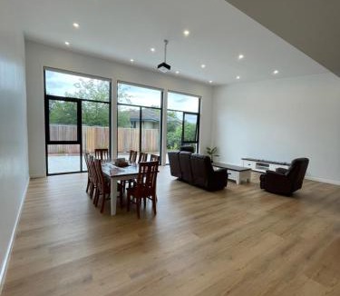 Macquarie Villa | Star in Macquarie