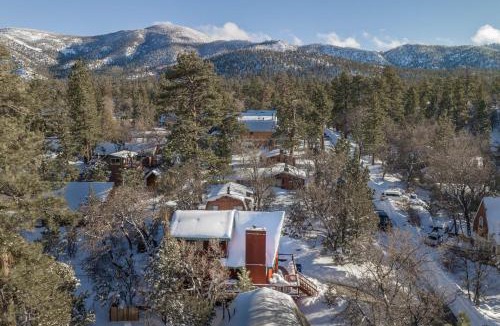 Sugarloaf Ski Chalet | STARGAZER-Your Luxurious Cozy Affordable Getaway