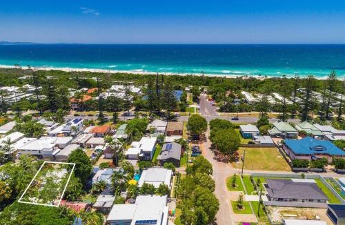 Byron Bay House | Starr Cottage - Quaint Cottage with a stunning pool - Close to everything Byron!
