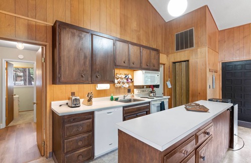 Tahoe Sierra Estates House | Starry Skies - West Shore Cabin. Walk to Private Beach. DOG OK