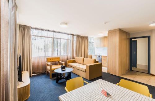 Curtin Hotel | Statesman Hotel