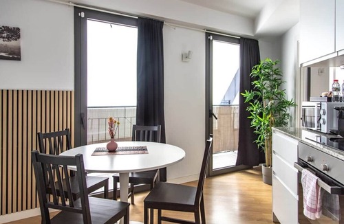 Collblanc y La Torrassa Apartment | StayCampNou Balcony Apartment · Camp Nou · Fira · BCN