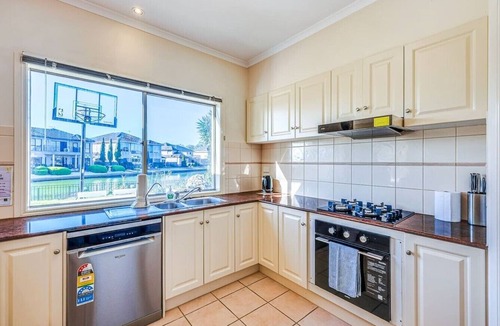 Sanctuary Lakes House | StayAU Sunset 2-Story Lakeside Oasis w/Scenic Yard