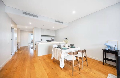 Macquarie Park Apartment | Staycation Vibes Resort-Style 2BR + Pool & Gym