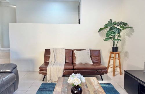 Sunnybank Hills House | Steps from Sunnybank Hills Shopping Spacious Home