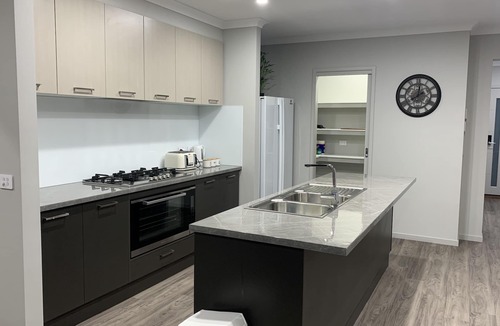 Shepparton South House | STONEHAVEN, perfect holiday accommodation for families. Close to GV Hospital