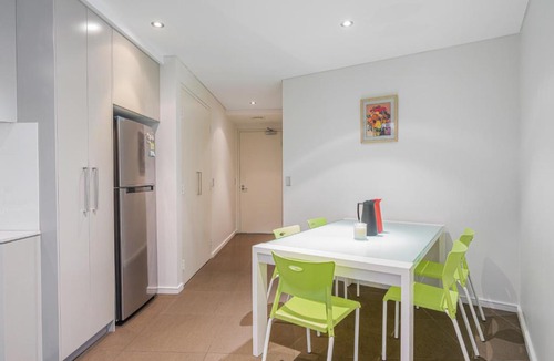 Strathfield Apartment | Strathfield sweet 2Br near Train StationShopping