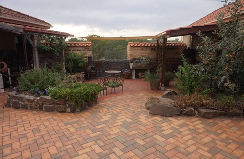 Axedale Apartment | Studio Apartment located on the fringe of Axedale in Central Victoria.