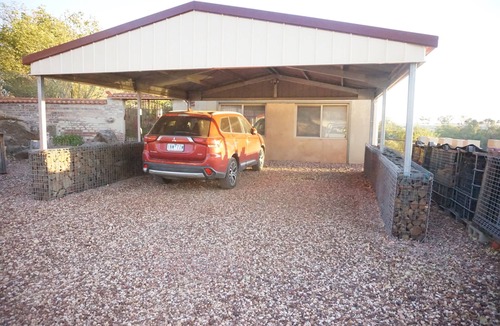 Axedale Apartment | Studio Apartment located on the fringe of Axedale in Central Victoria.