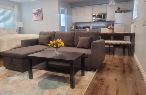 Stanton Apartment | STUDIO COMFORT