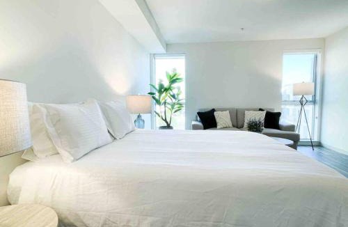 Downtown Los Angeles Apartment | Studio Downtown Walk to Convention Center