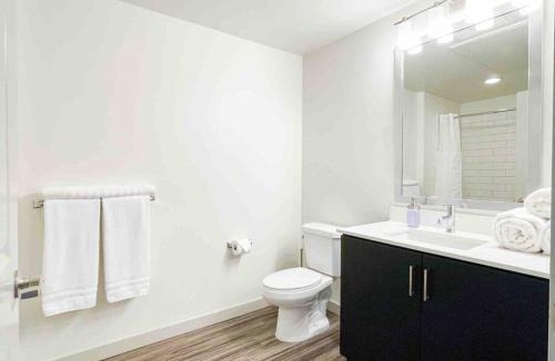 Downtown Los Angeles Apartment | Studio Downtown Walk to Convention Center