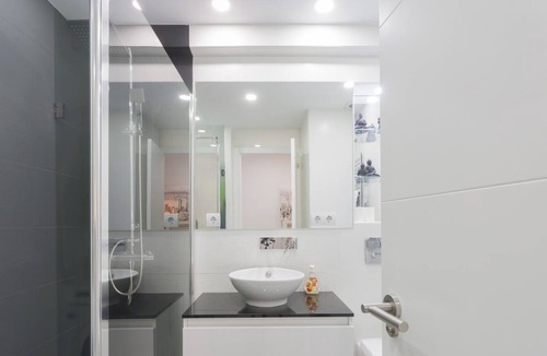 Lista Apartment | Studio with terrace and rooftop pool in Salamanca neigborhood. Full equipped, with A/C and internet
