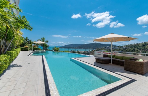 Airlie Beach Apartment | Stunning 2 bed, 2 bath sea view apartment close to Airlie Beach Main Street