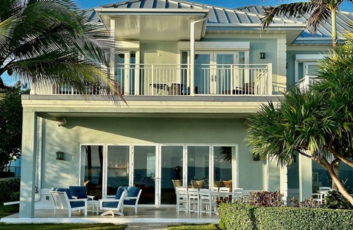 Jimmy Hill Villa | Stunning 4 bedroom Beachfront Villa! Infinity pool & hot tub.