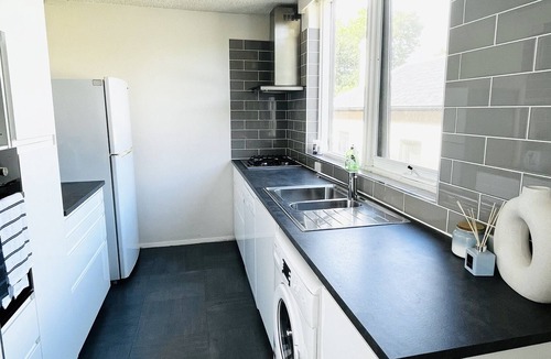 St Kilda West Apartment | Stunning apartment within minutes of everything