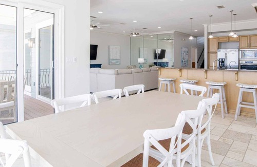 Orange Beach House | Stunning luxury home w. pool + direct beach access