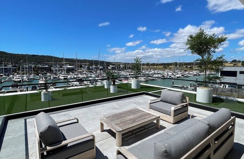 Safety Beach House | Stunning Luxury Waterfront Retreat – Sleeps 12, Pool, Spa & Entertainment Galore
