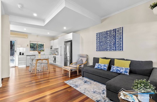St. Lucia House | Stunning Three Bedroom Townhouse with Wifi, Parking and Air Conditioning