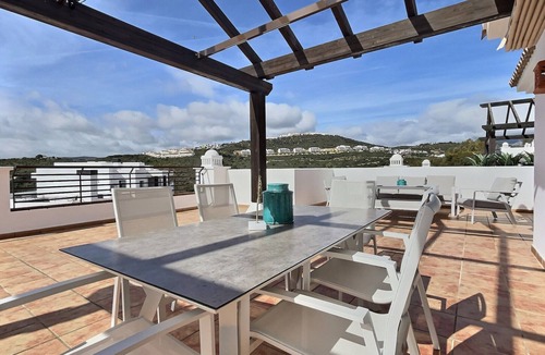 Casares Apartment | Stunning three-bedroom penthouse apartment