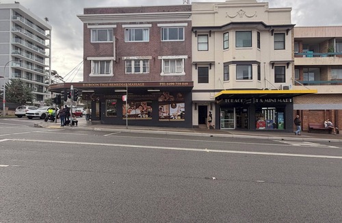 Bondi Apartment | Styled Bondi one-bed | 15 min walk to beach, cafés 2 mins & Westfield nearby.