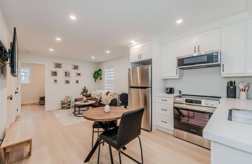 Kitchener House | Stylish 1BD Steps from Downtown