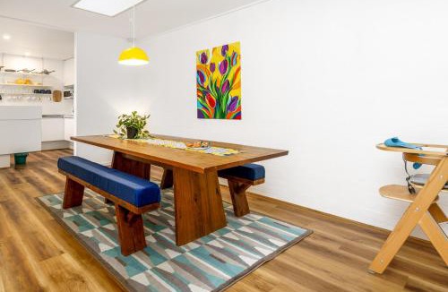 Hawker House | Stylish 3BR in Hawker - Colorful and Renovated - Hosted by CanStay