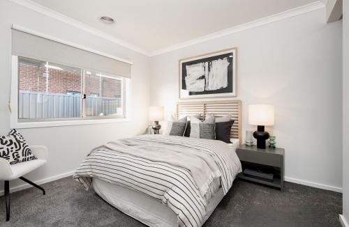 Shepparton House | Stylish 3BR Near GV Health, Golf & Sports Precinct