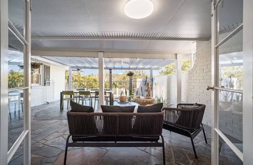Chapel Hill House | Stylish 4BR Family Home in Leafy Chapel Hill
