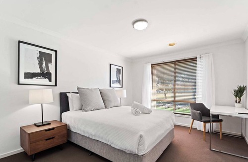Jackass Flat House | Stylish Family Haven 10mins to City Centre